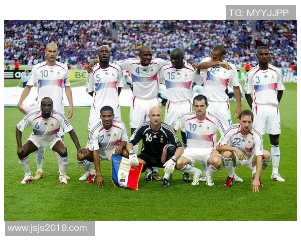 追忆中国早期足球球星风采与辉煌岁月的历史长河 追忆中国早期足球球星风采与辉煌岁月的历史长河