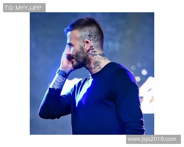 高清足球明星霸气头像展示，尽显球场风采与王者气质